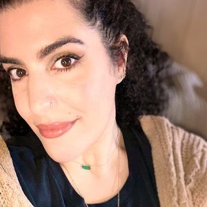 Meet your Posher, Deema